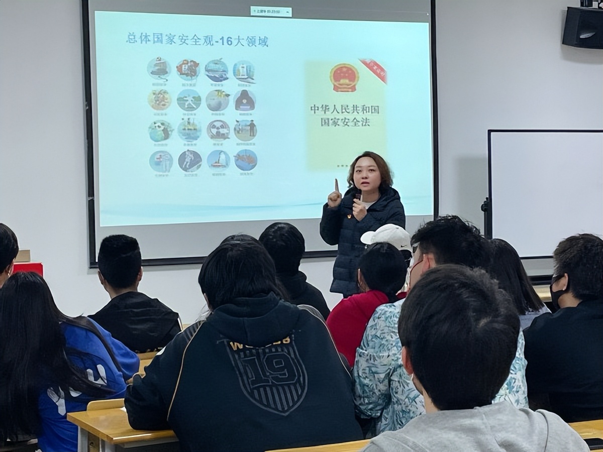 武汉职业技术学院开展“国家安全教育日”宣传教育活动（图）