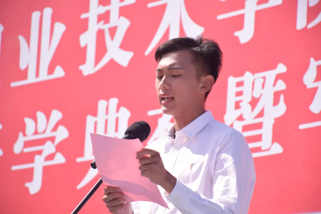 超燃！武汉职业技术学院2021级新生军训会操航拍大片震撼来袭