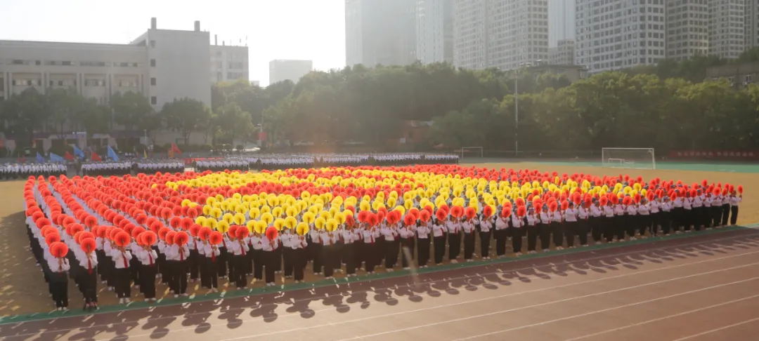超燃！武汉职业技术学院2021级新生军训会操航拍大片震撼来袭