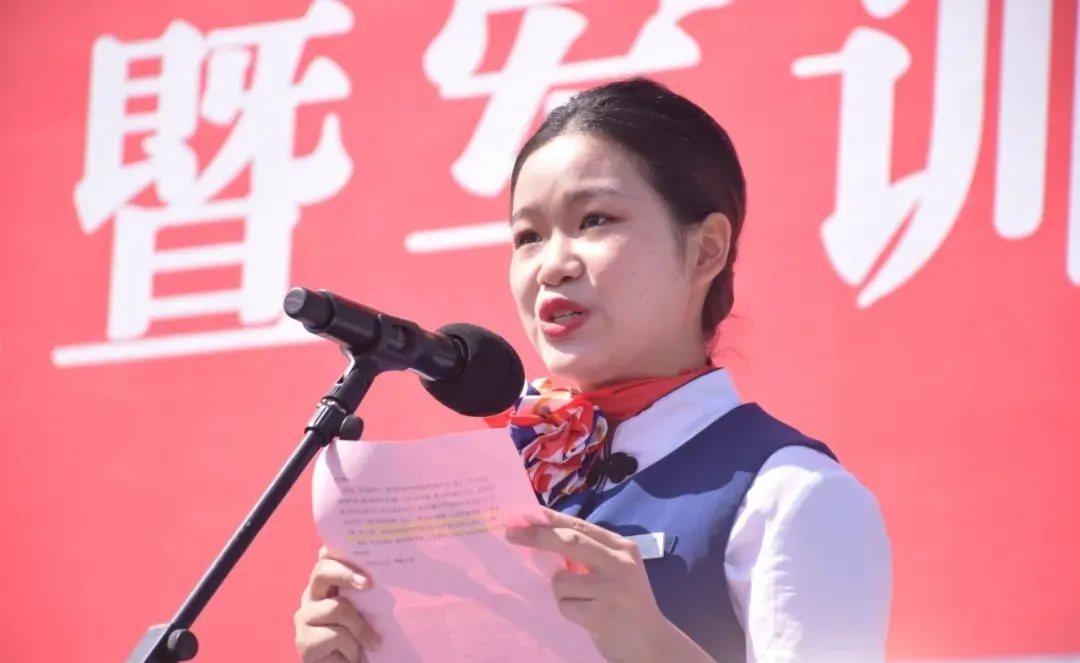 超燃！武汉职业技术学院2021级新生军训会操航拍大片震撼来袭