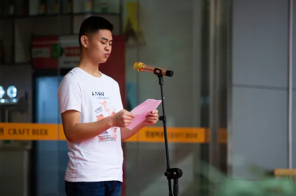 武汉职业技术学院举行“武职精酿工坊”揭牌暨拜师仪式